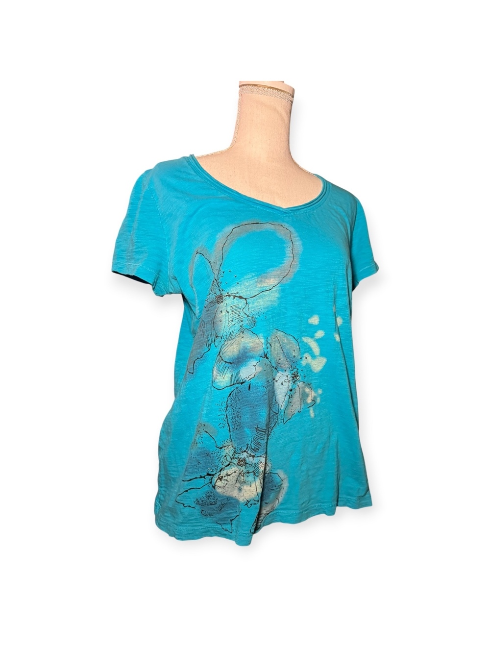 St. John’s Bay T-Shirt See Blue Size Large Baby V Faded Botanical Floral GC